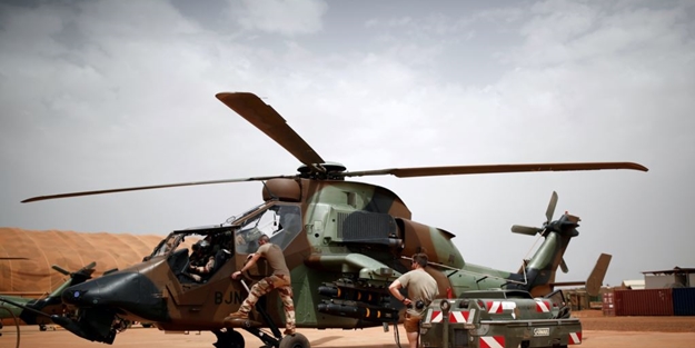 Mali'de Fransız 2 askeri helikopter havada çarpıştı: Fransız senatörün oğlu ile birlikte 13 asker öldü!