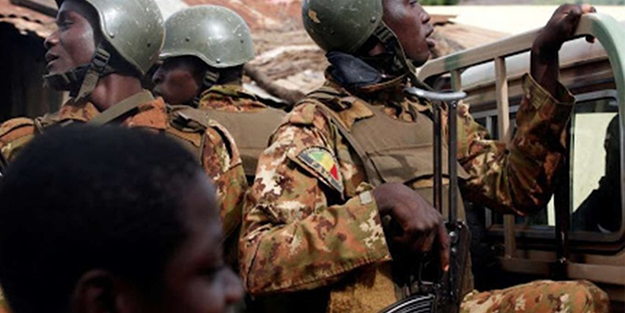 Mali'de paralı asker katliamı!