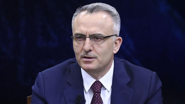 Maliye Bakanı Naci Ağbal: Enflasyonla mücadele için bütçede sıkılaşma yapacağız