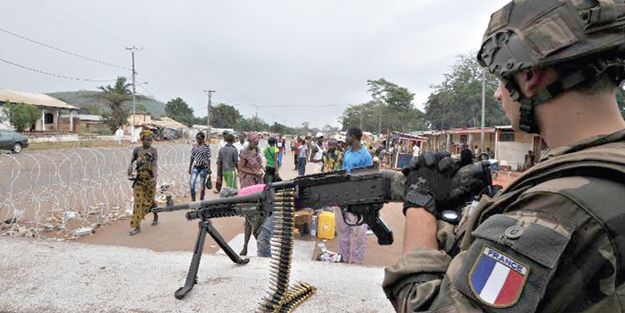 3 Fransız askeri öldürüldü