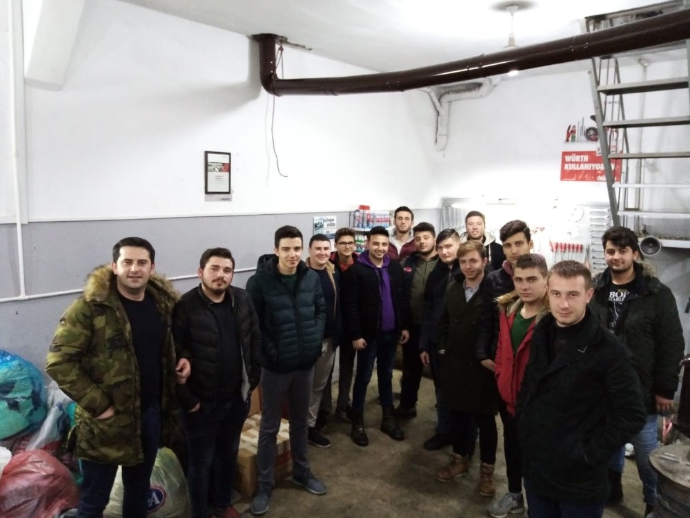 Malkaralı gençlerden depremzedelere yardım eli 