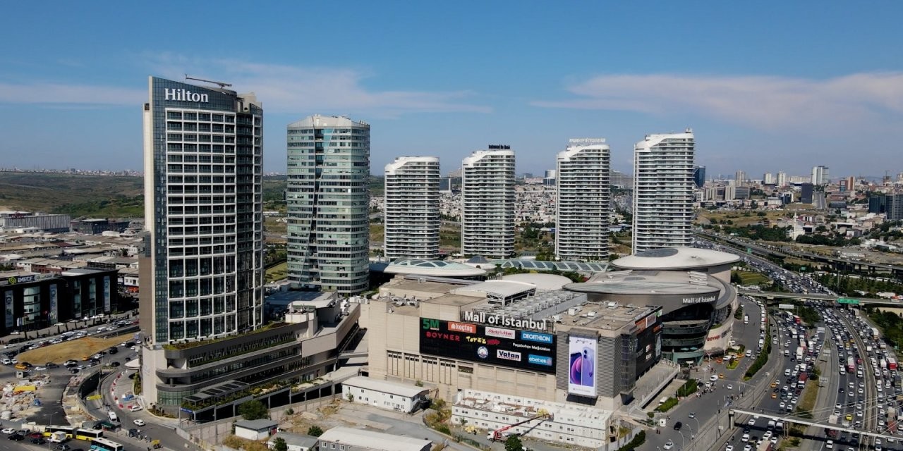 ‘’Mall of İstanbul’’u gören duruyor: Burada neden trafik var?