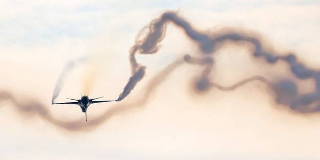 Malta'da SOLOTÜRK heyecanı! Türk Askeri Şehitliği'ni unutmadılar