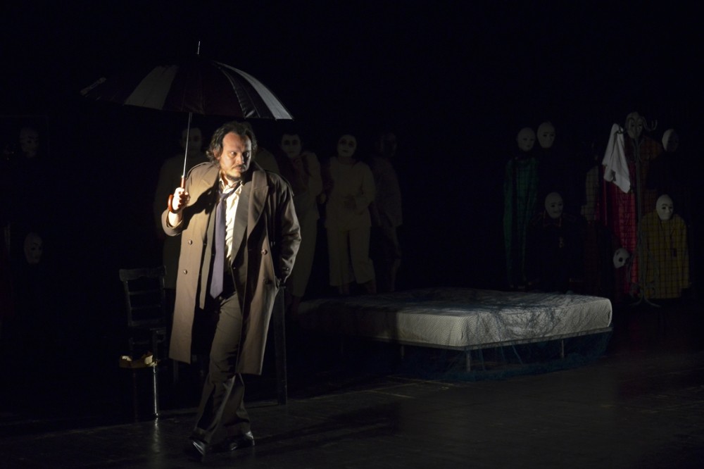 Maltepe Belediye Tiyatrosu yeni oyunu “Deli” ile sahne aldı 