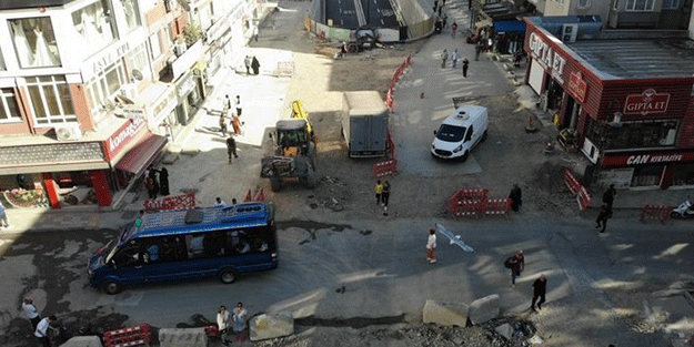 Maltepe’de bitmeyen meydan isyanı! Altı bitti, üstü kaldı