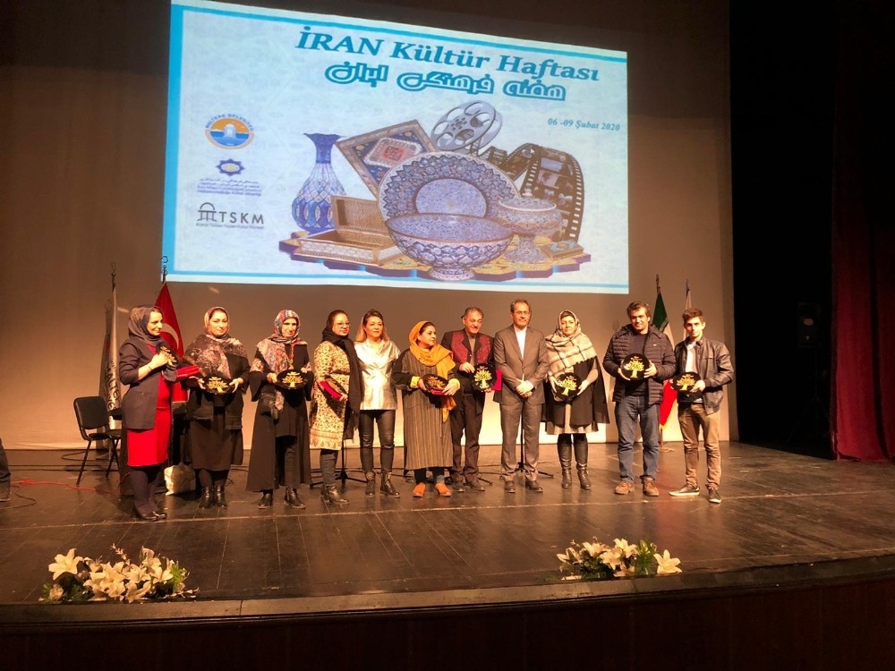Maltepe’de “İran Kültür Haftası” Mevlana heykeliyle taçlandı 