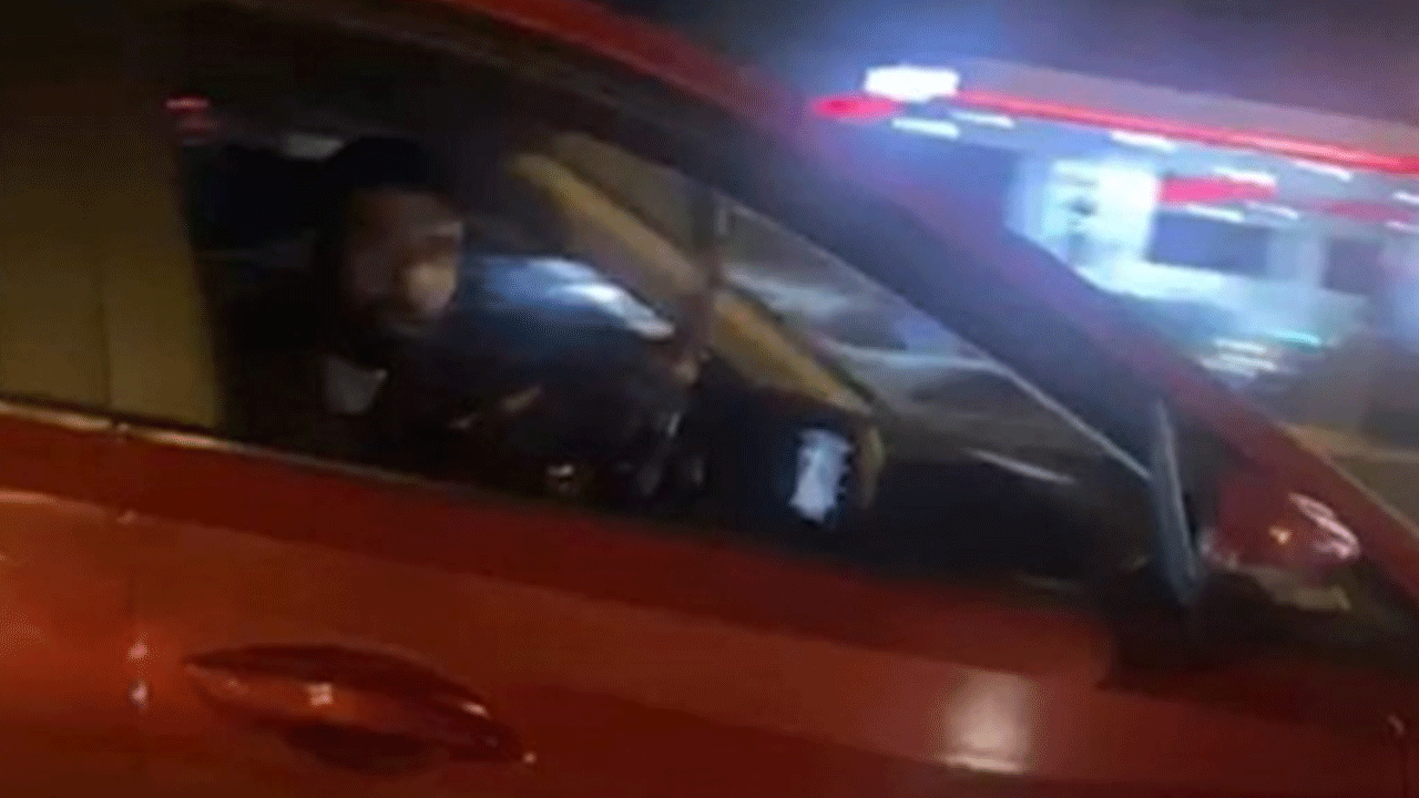 Maltepe'de trafik kavgası kamerada! Yol vermeyince aklını kaybetti!