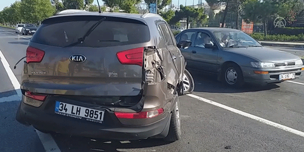Maltepe'deki trafik kazasında 2 sürücü yaralandı