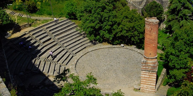 Mâlum zihniyet engelleyemedi! O Mescid ibadete hazır