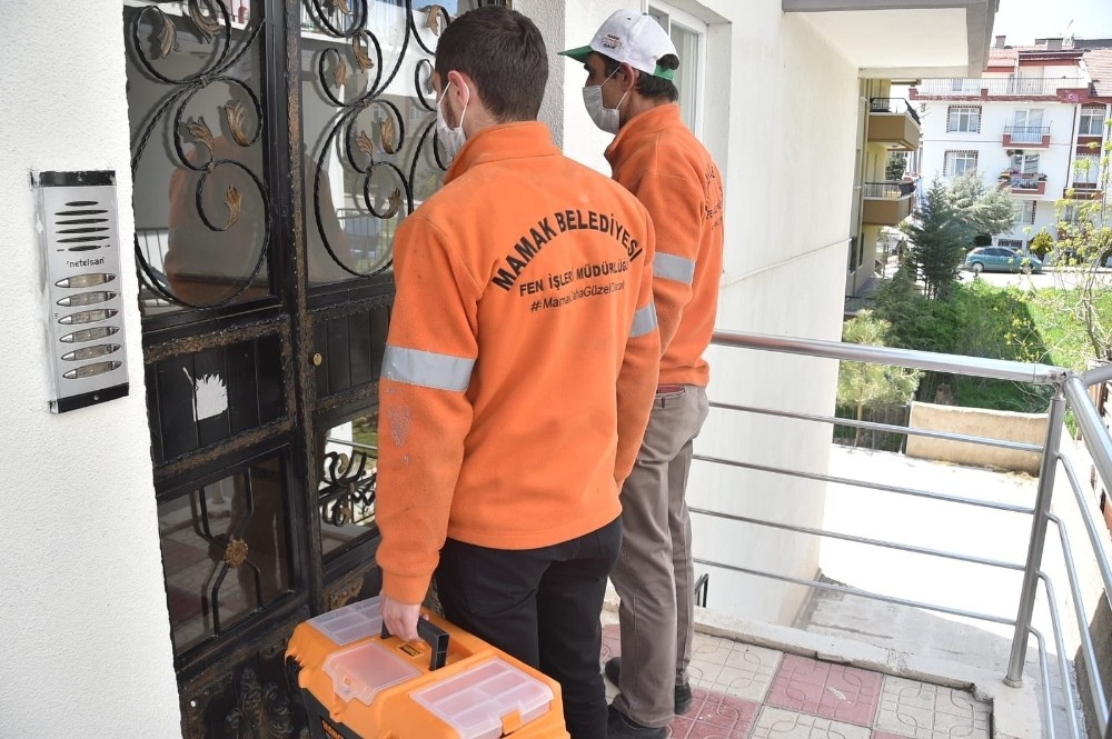 Mamak Belediyesi Çözüm Merkezi yaşlı çiftin imdadına yetişti 
