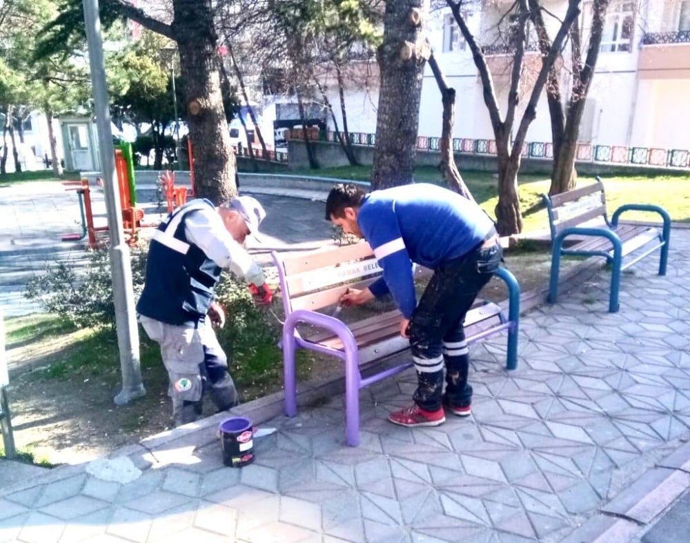 Mamak parklarında dezenfektan harekatı 