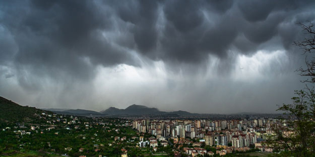 Mammatus bulutları kayseri üzerinde görsel şölen oluşturdu