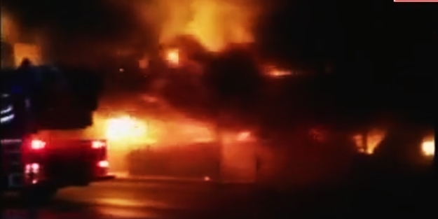 Manavda mahalleliyi korkutan yangın!