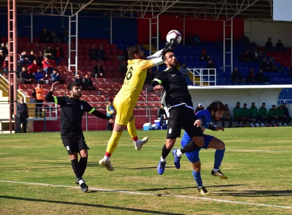 Manavgat Belediyespor galibiyetle başladı 
