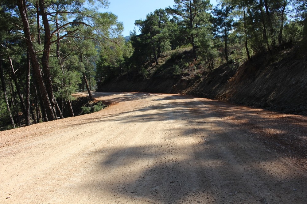 Manavgat Gençler yolu asfalta hazırlanıyor 