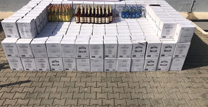 Manavgat ilçesinde otele kaçak içki operasyonu
