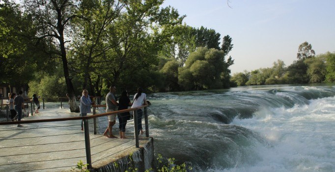 Manavgat Irmağı coştu
