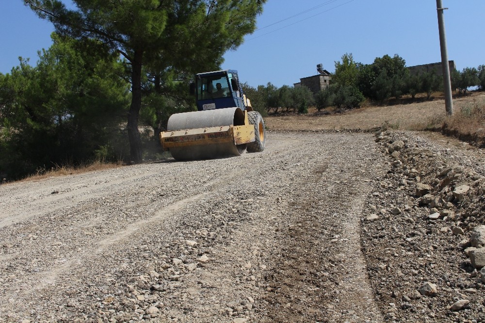 Manavgat Karavca grup yolu yenileniyor 