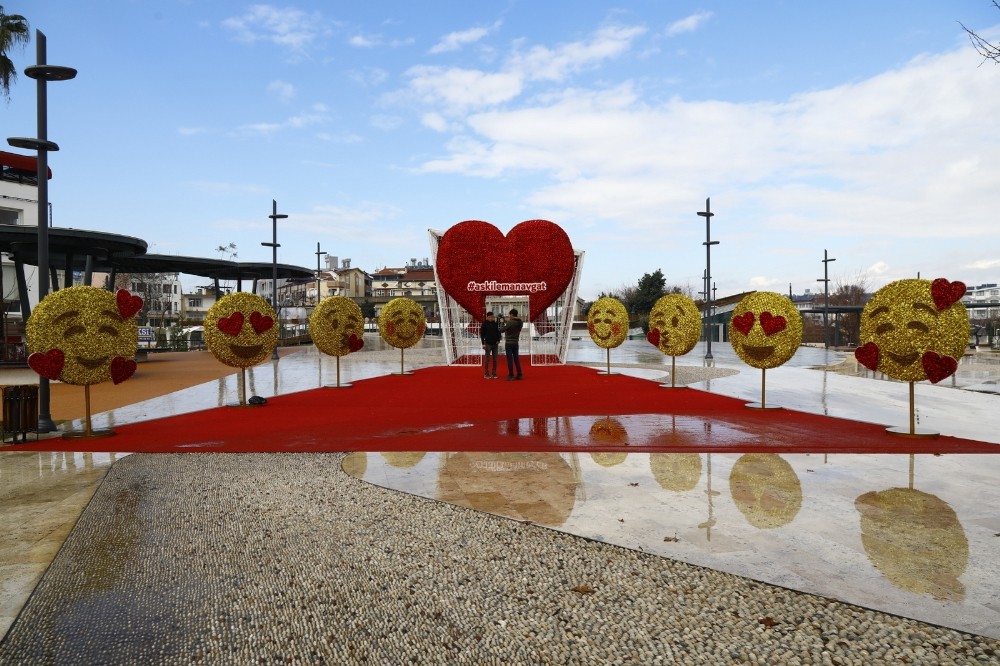 Manavgat’a 14 Şubat’ta emojili kalpli çekim noktası 