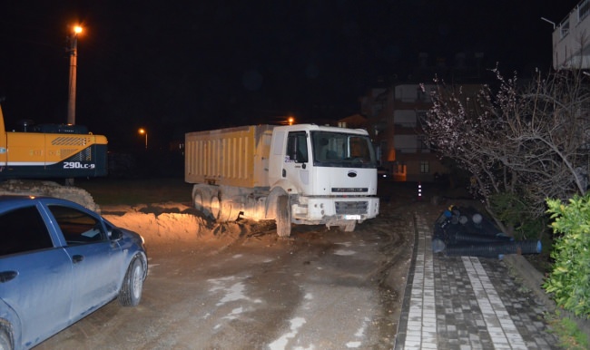 Manavgat’ta kum ve odun hırsızları yakalandı