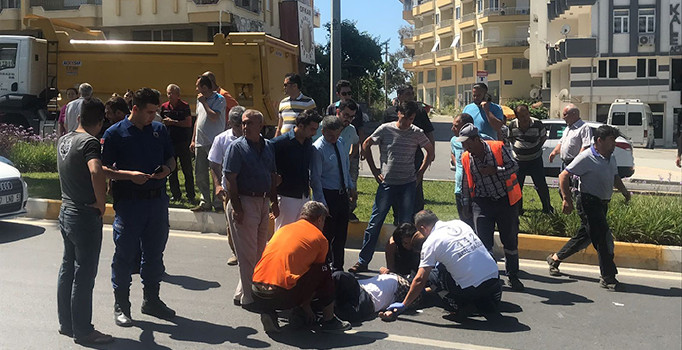 Manavgat’ta otomobil yayaya çarptı: 1 yaralı