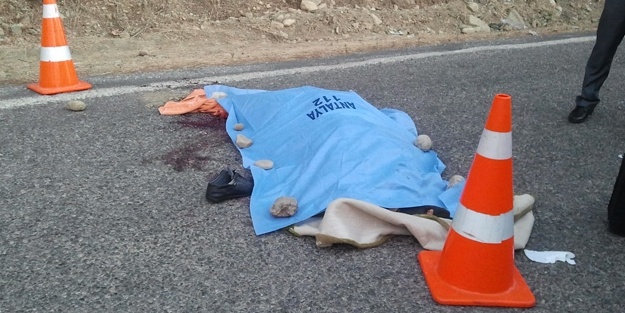 Manavgat'ta otomobilin çarptığı yaya öldü