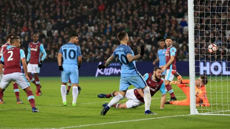 Manchester City, Slaven Bilic'i hezimete uğrattı!