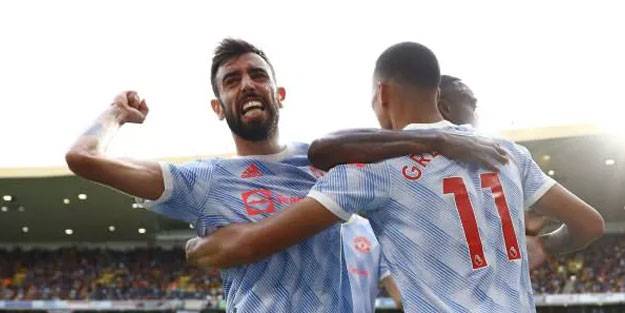 Manchester United deplasmanda güldü