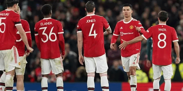 Manchester United FA Cup'a veda etti