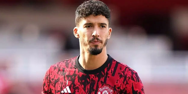 Manchester United taraftarından Altay Bayındır çağrısı