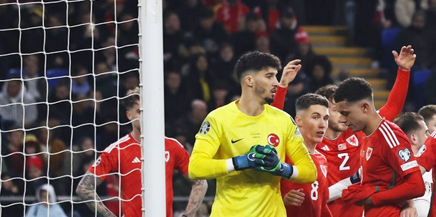 Manchester United'de çok büyük kriz! Taraftar resmen ayaklandı! Nedenini duyunca çok şaşıracaksınız...