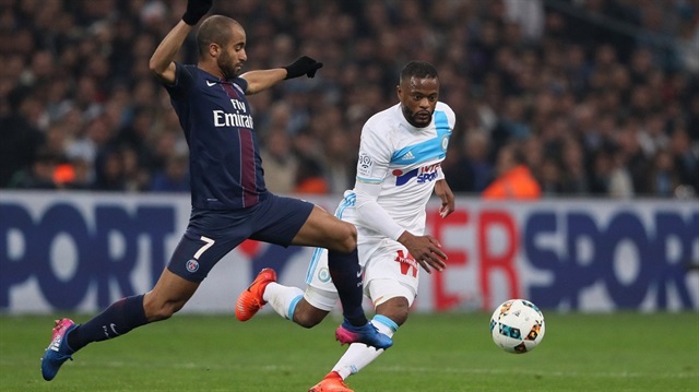 Mandzukic'i ikna etmeye çalışıyor