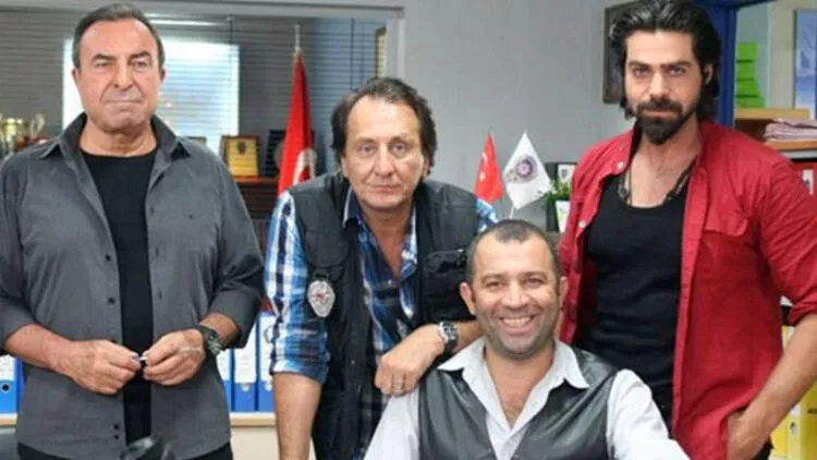 Maneviyata yöneldi! Ünlü oyuncunun Allah sevgisi herkesi ağlattı