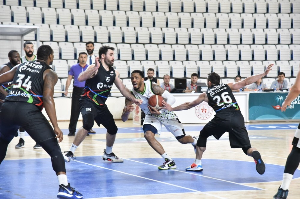 Manisa BBSK Basketbol Takımı evinde kayıp 