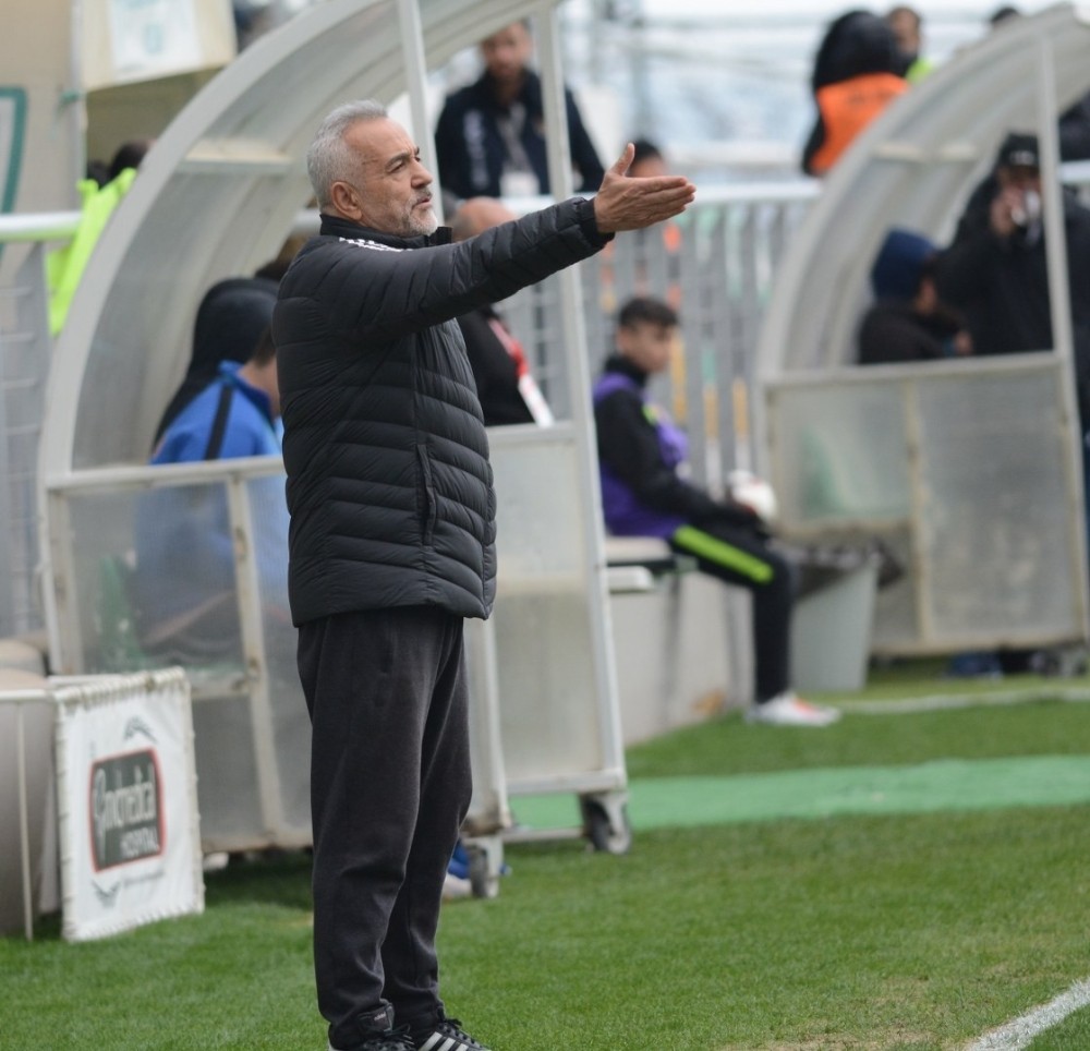 Manisa BBSK’den kendi evinde 4 gollü galibiyet 