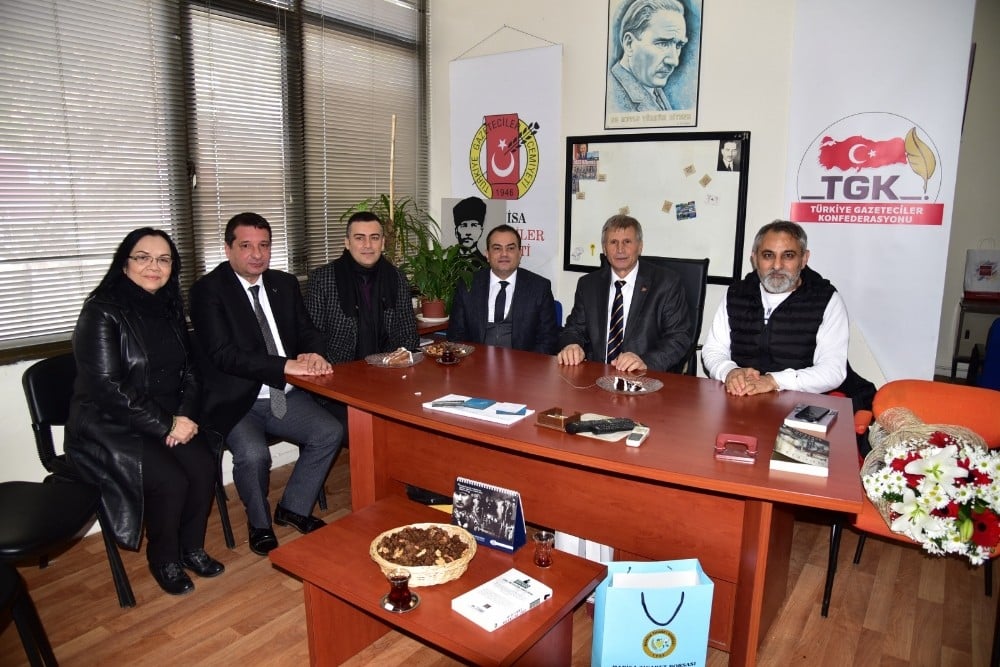 Manisa Büyükşehir Belediyesi, gazetecilerin gününü kutladı 