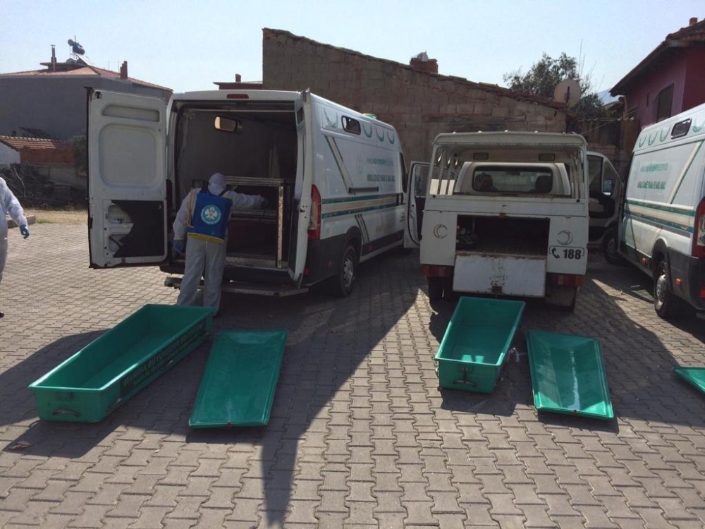 Manisa Büyükşehir Belediyesinin birimleri dezenfekte edildi 