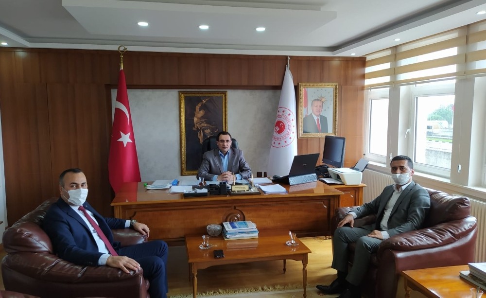 Manisa Büyükşehir Belediyesinin maske desteği sürüyor 