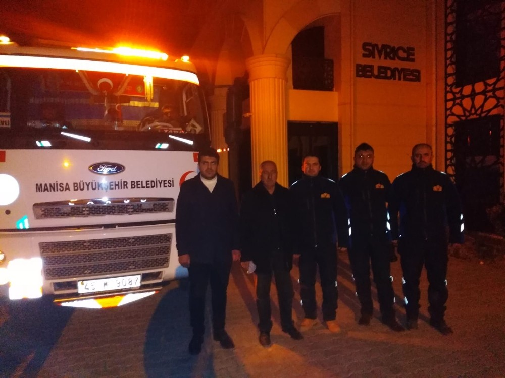 Manisa Büyükşehir Belediyesinin yardım tırı Sivrice’ye ulaştı 