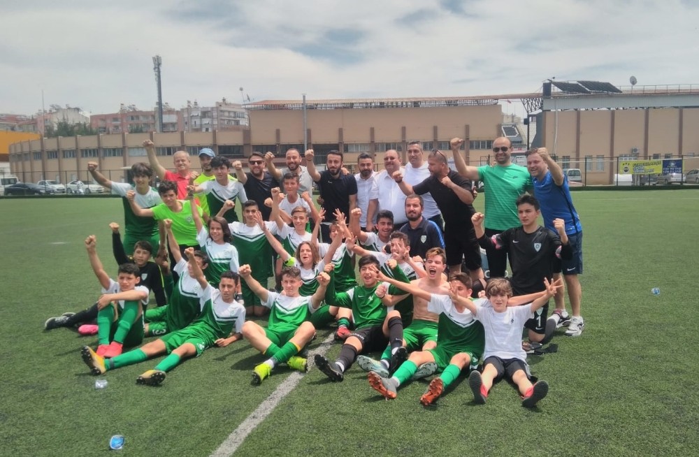 Manisa Büyükşehir Belediyespor U14 takımı en iyi 22 arasında 