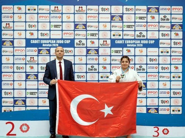 Manisa Büyükşehir, judoda Avrupa ikinciliği kazandı 