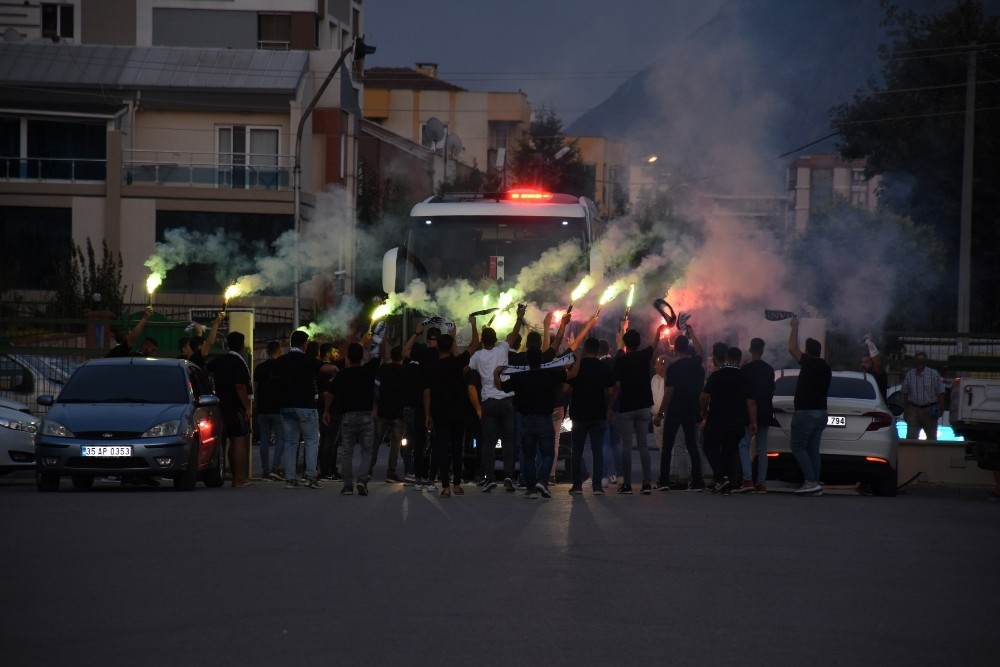 Manisa FK formaları tanıtıldı 