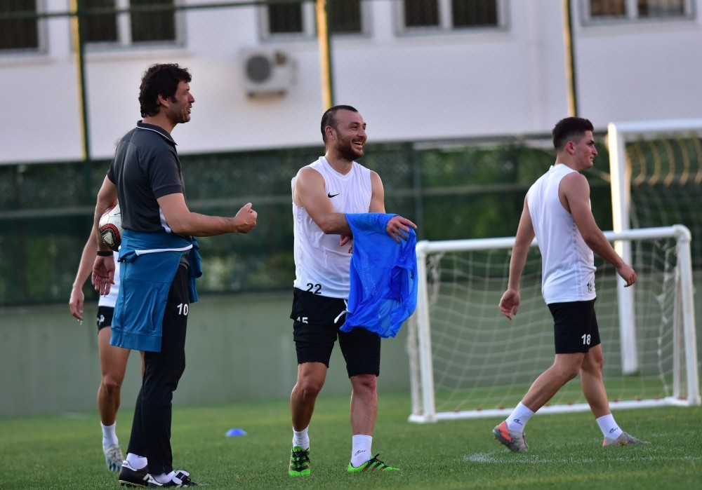 Manisa FK günü çift antrenmanla tamamladı 