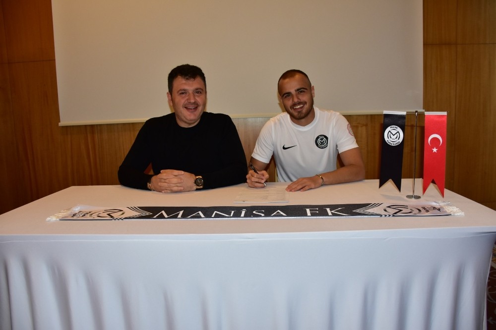 Manisa FK, Orhan Aktaş ile 1,5 yıllık sözleşme imzaladı 