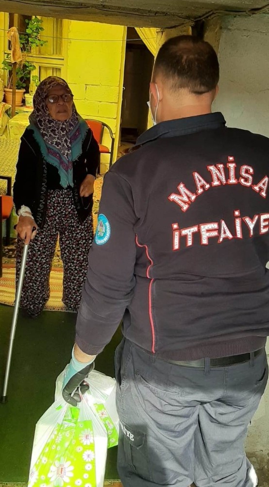 Manisa İtfaiyesi Bahriye teyzenin yardımına koştu 
