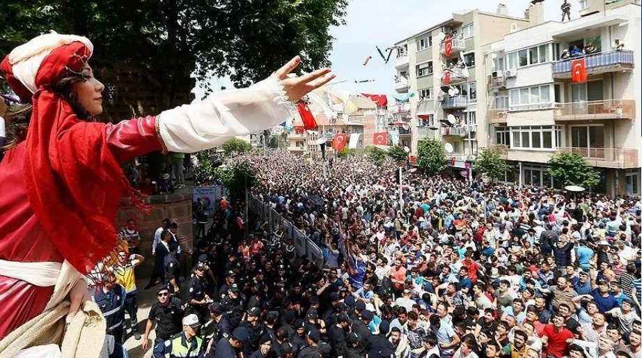 Manisa Mesir Macunu Festivali bitti geride renkli görüntüler kaldı