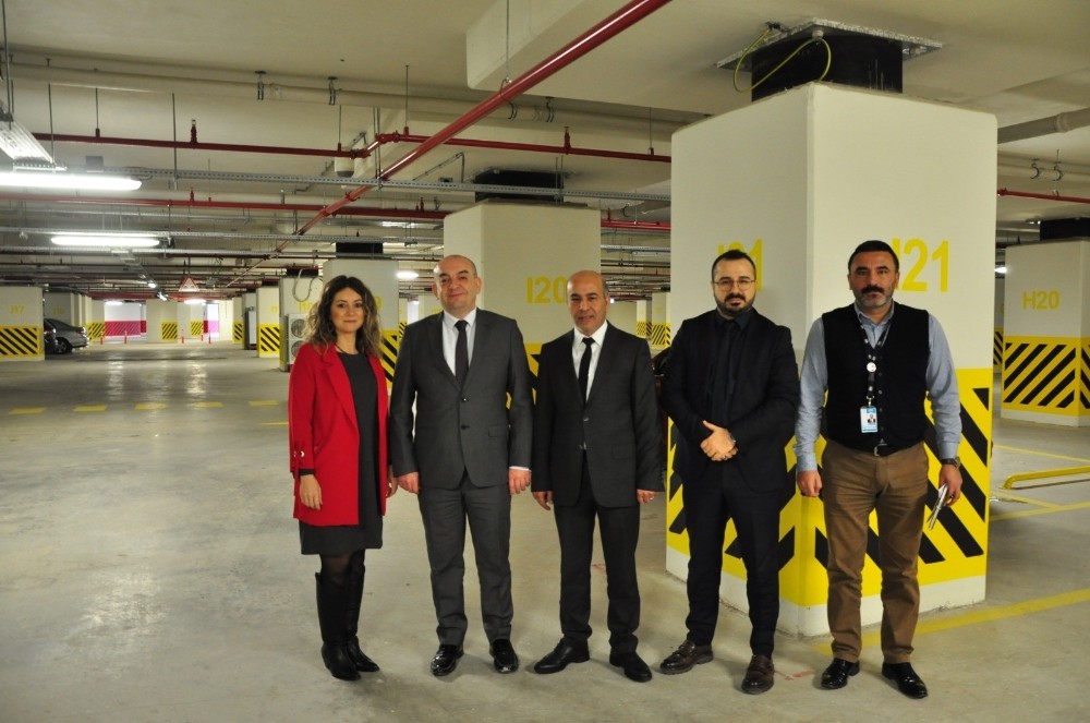 Manisa Şehir Hastanesi depreme karşı deprem izolatörü ile korunuyor 