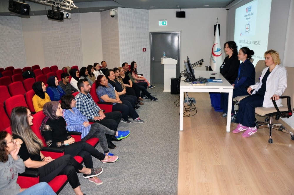 Manisa Şehir Hastanesinde acil bakım hemşireliği eğitimi 