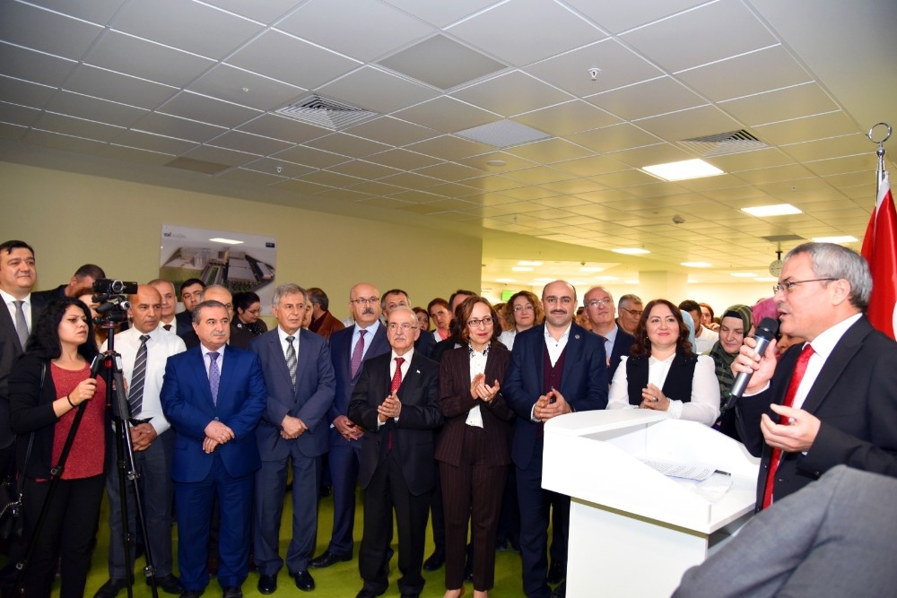 Manisa Şehir Hastanesinde Tıp Bayramı resepsiyonu 