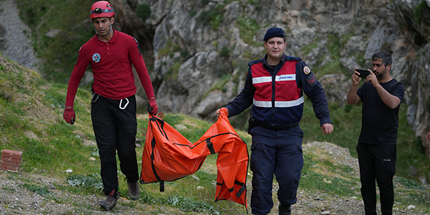 Spil Dağı'nda korkunç olay! Erkek cesedi bulundu